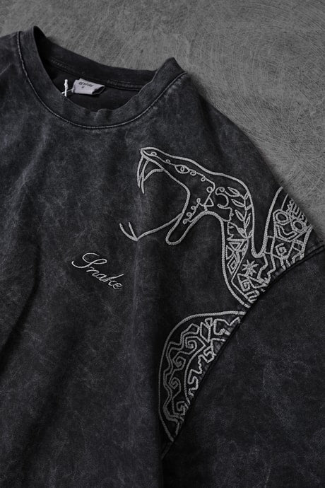 Men's Anthracite Snake Embroidered Special Wash Fabric Oversize T-shirt